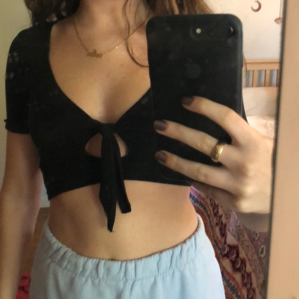 BRANDY MELVILLE TIE TOP